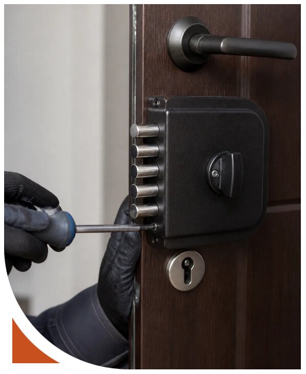 Ремонт накладного замка с выездом в Холмске от 2054 р. | Разлок-Хлм